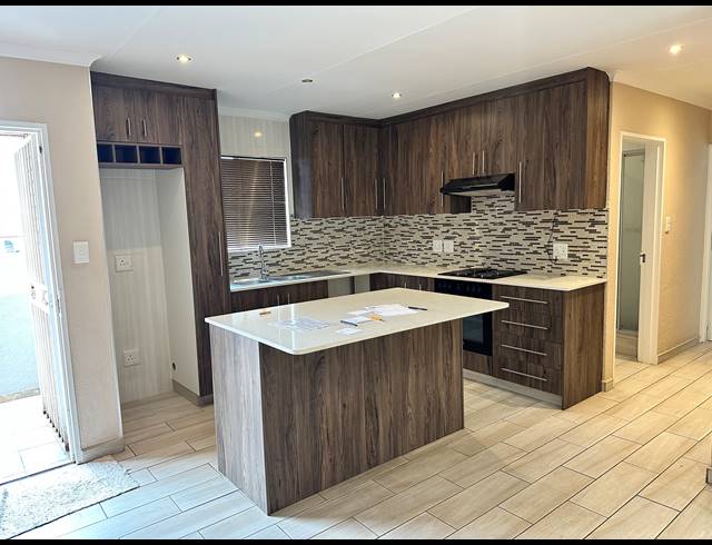 2 BEDROOM TOWNHOUSE FOR SALE IN LIEFDE EN VREDE